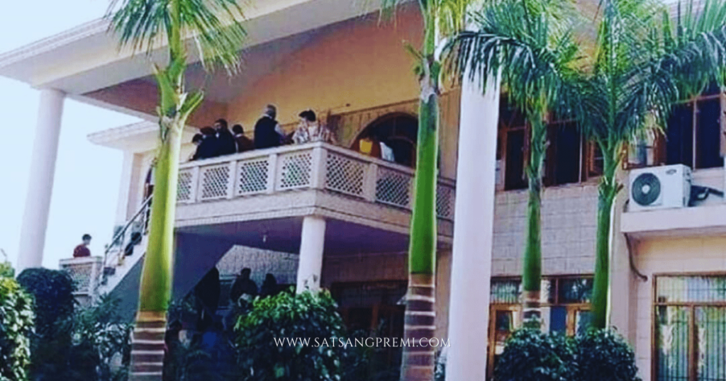 Photo explaining Why should you visit Dugri Guruji Mandir punjab