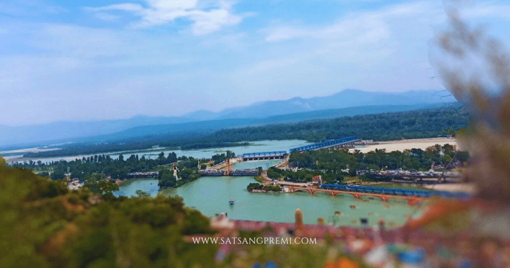 Mansa Devi Haridwar Mandir Outside Ganga view